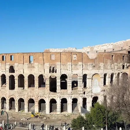 Large And Bright Located In Piazza Del Colosseo *