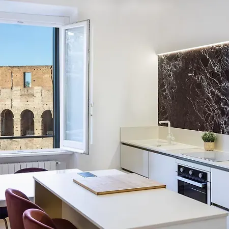 Large And Bright Located In Piazza Del Colosseo Lejlighed