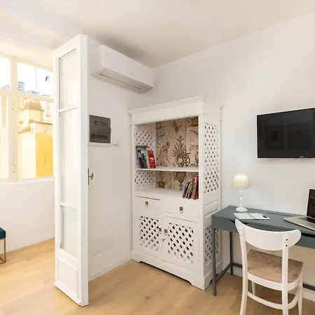 Large And Bright Located In Piazza Del Colosseo Lejlighed *