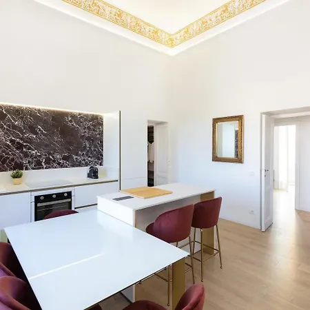 Lejlighed Large And Bright Located In Piazza Del Colosseo Rom
