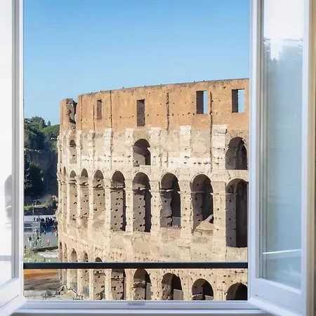 Large And Bright Located In Piazza Del Colosseo Lejlighed