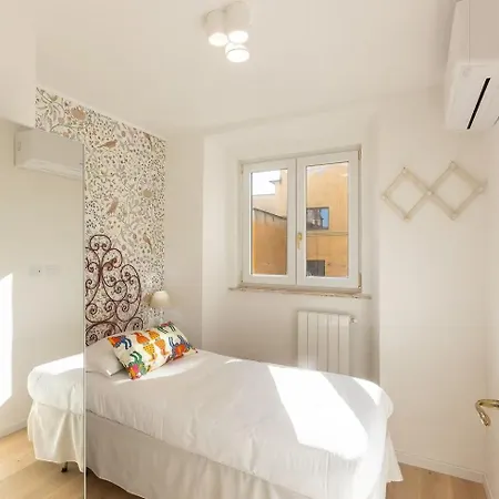 Large And Bright Located In Piazza Del Colosseo Lejlighed *