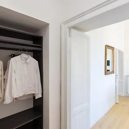 Large And Bright Located In Piazza Del Colosseo Lejlighed Rom