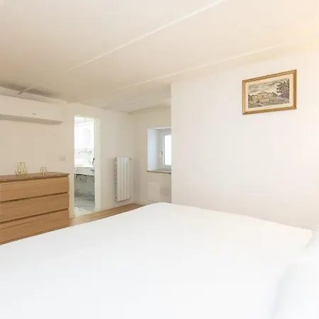 Large And Bright Located In Piazza Del Colosseo * Rom