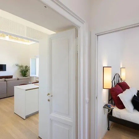 Large And Bright Located In Piazza Del Colosseo Lejlighed Rom