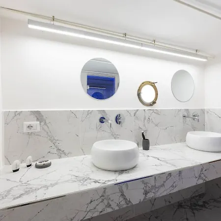 Large And Bright Located In Piazza Del Colosseo Lejlighed *